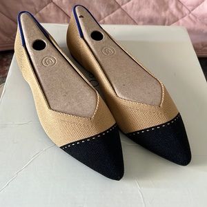 NWT Rothy’s size 8 discontinued color